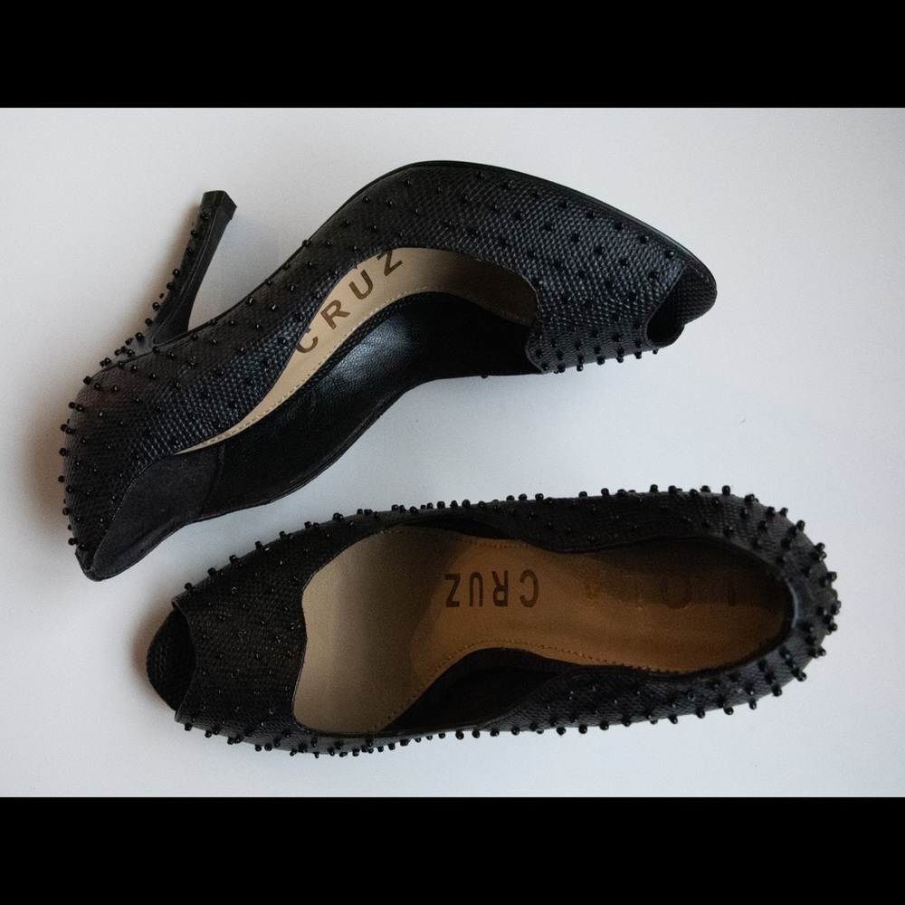 Lola Cruz Black Textured Heels